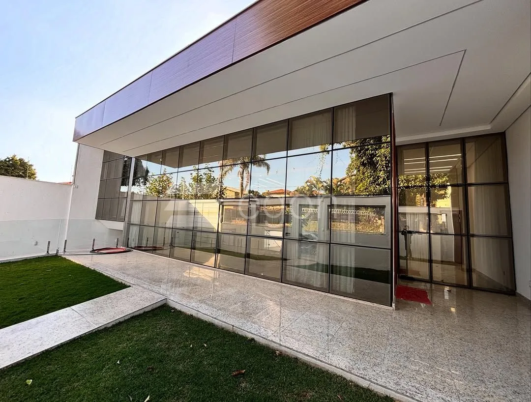 Casa nova de alto padrão no Belvedere